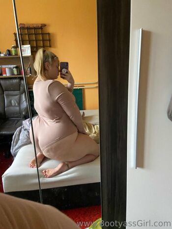 bootyassgirl