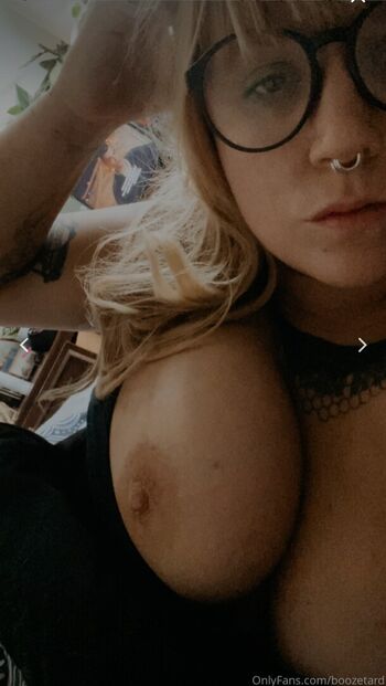 Boozetard Leah Leaked Nude OnlyFans (Photo 24)