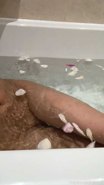 Bratmotel Leaked Nude OnlyFans (Photo 3)