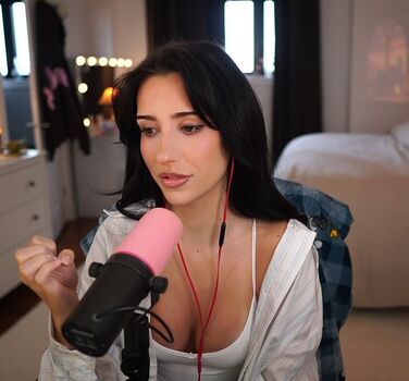 brieanneroksa Leaked Nude OnlyFans (Photo 3)