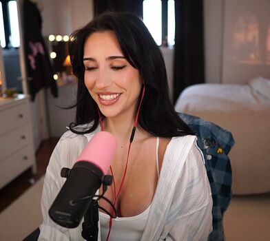 brieanneroksa Leaked Nude OnlyFans (Photo 4)