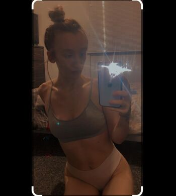 Britishbrunette00 Leaked Nude OnlyFans (Photo 2)