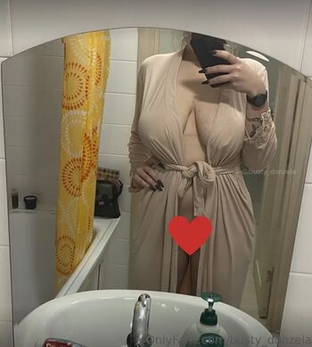 busty_donzela Leaked Nude OnlyFans (Photo 4)