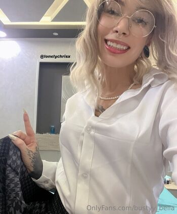 bustyy_bella