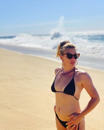Busy Philipps Leaked Nude OnlyFans (Photo 6)