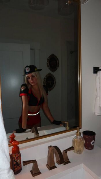 Calysta Erickson Leaked Nude OnlyFans (Photo 3)