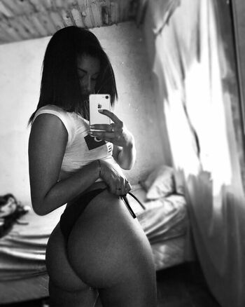 Camicaceresok_ Leaked Nude OnlyFans (Photo 1)