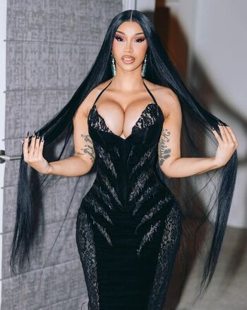 Cardi B Leaked Nude OnlyFans (Photo 281)