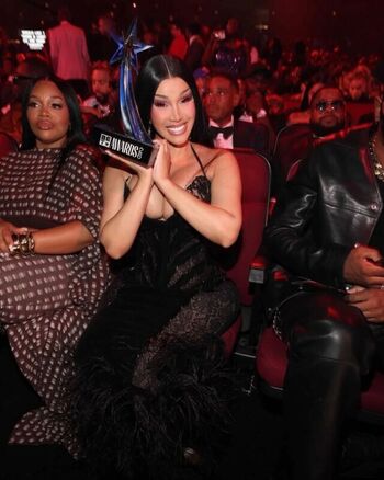 Cardi B Leaked Nude OnlyFans (Photo 283)