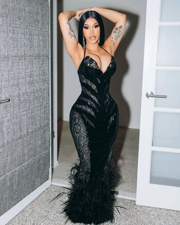Cardi B Leaked Nude OnlyFans (Photo 286)