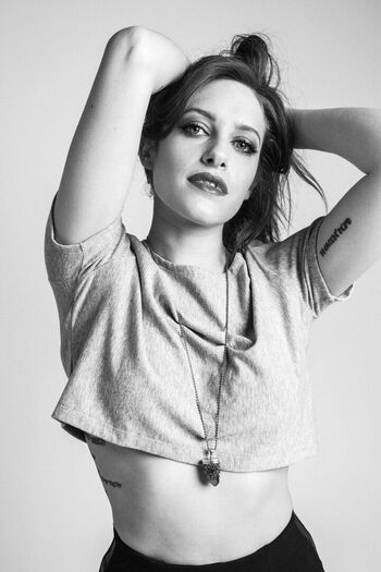Carly Chaikin Leaked Nude OnlyFans (Photo 5)