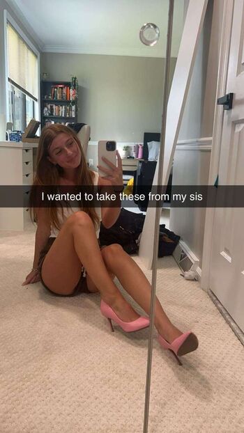 Carmela Leaked Nude OnlyFans (Photo 15)