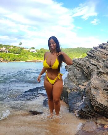 Carol Barros Leaked Nude OnlyFans (Photo 6)