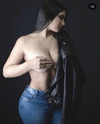 Carolina Ortiz Caceres Leaked Nude OnlyFans (Photo 1)