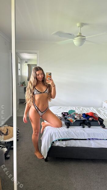 Cassie Fenton Leaked Nude OnlyFans (Photo 10)
