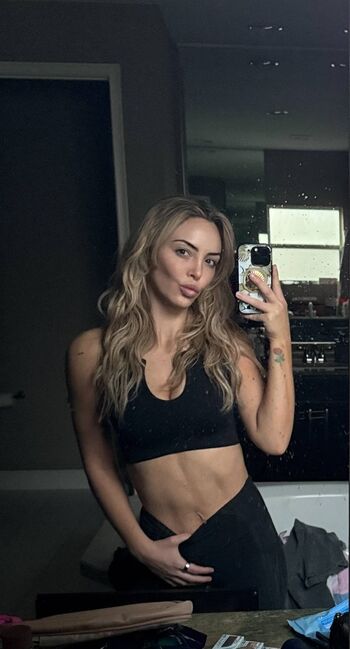 Cassie Lee/Jess McKay (Peyton Royce/Billie Kay)