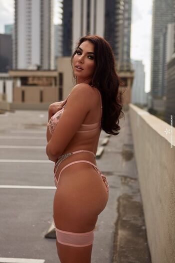 Cassie Lee