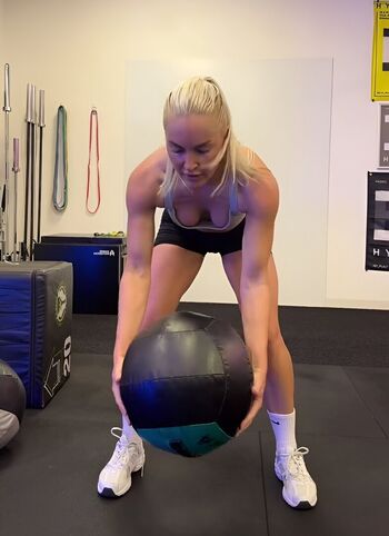 Charley Hull Leaked Nude OnlyFans (Photo 87)