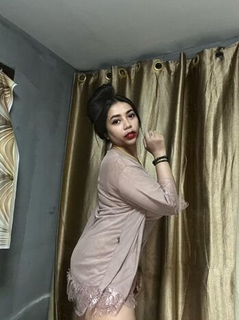 Chatchada519 Leaked Nude OnlyFans (Photo 2)