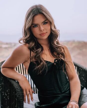 Chelsea Bradford Leaked Nude OnlyFans (Photo 2)
