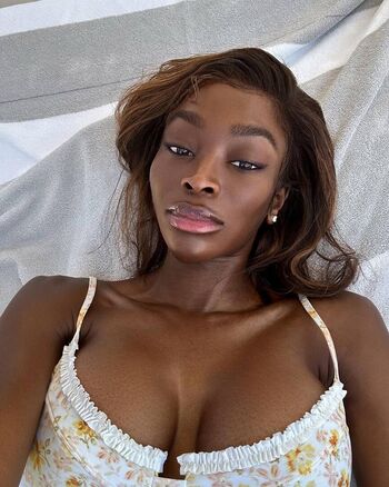 Chelsea Lazkani Leaked Nude OnlyFans (Photo 7)