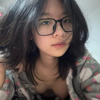 Chinese Twitter Girls Megathread Leaked Nude OnlyFans (Photo 2)