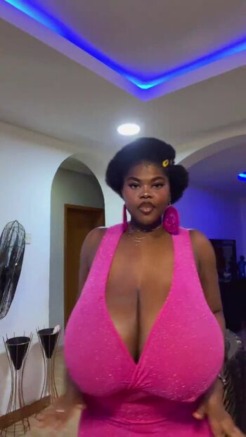 Chioma Lovv Leaked Nude OnlyFans (Photo 134)