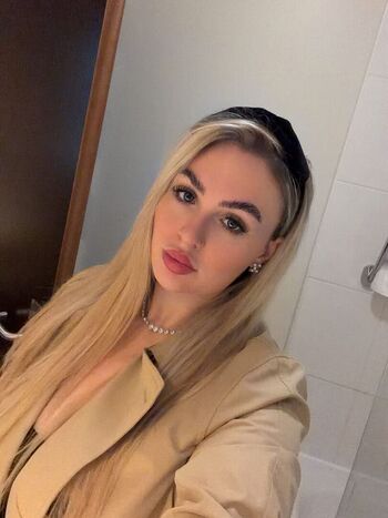 Chlo David