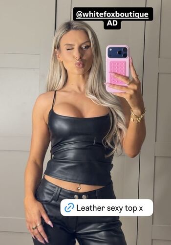 Chloe Burrows Leaked Nude OnlyFans (Photo 38)