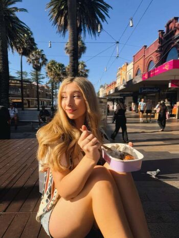 Chloe May Leaked Nude OnlyFans (Photo 1)