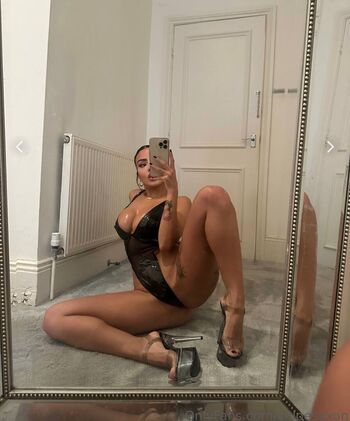 Chloe Saxon Leaked Nude OnlyFans (Photo 25)