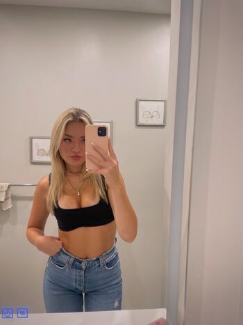 Chloeemma Leaked Nude OnlyFans (Photo 7)