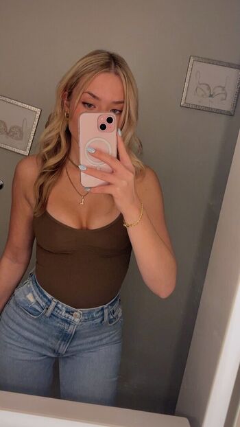 Chloeemma Leaked Nude OnlyFans (Photo 10)