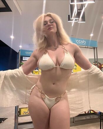 Chloethehokage Leaked Nude OnlyFans (Photo 19)
