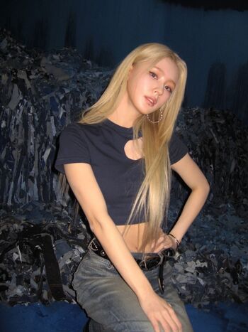 Cho Mi-yeon (Miyeon) - i-dle [(G)I-dle] Leaked Nude OnlyFans (Photo 12)