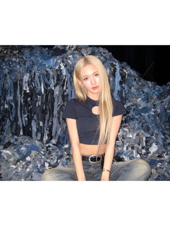 Cho Mi-yeon (Miyeon) - i-dle [(G)I-dle] Leaked Nude OnlyFans (Photo 15)