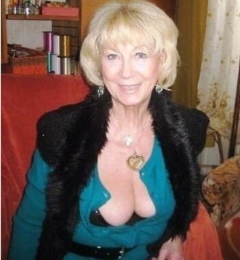 Christine Glatz Leaked Nude OnlyFans (Photo 2)