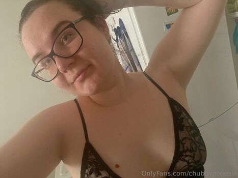 chubbynixiesin Leaked Nude OnlyFans (Photo 5)