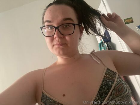 chubbynixiesin Leaked Nude OnlyFans (Photo 9)