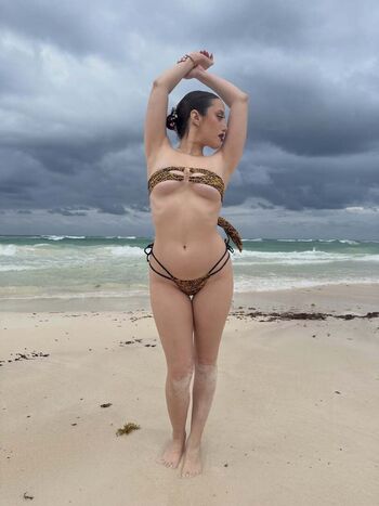 Clara Perlmutter Leaked Nude OnlyFans (Photo 1)