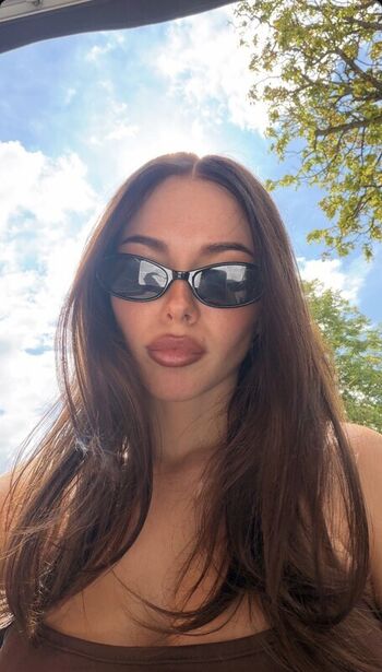 Clarissa Bea Leaked Nude OnlyFans (Photo 9)