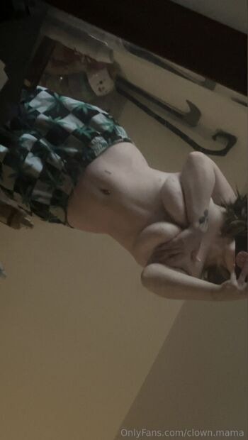 clown.mama Leaked Nude OnlyFans (Photo 4)