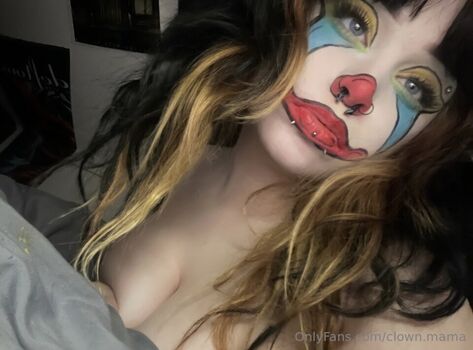 clown.mama Leaked Nude OnlyFans (Photo 5)