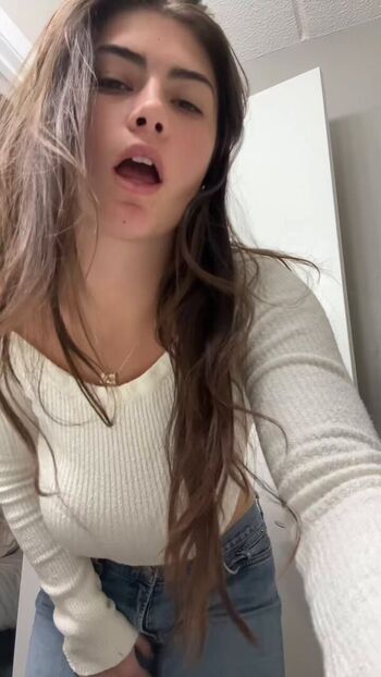 colleen33 Leaked Nude OnlyFans (Photo 1)