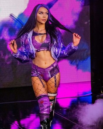 Cora Jade
