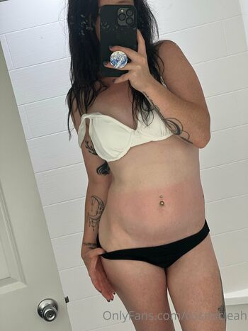 cosmicleah Leaked Nude OnlyFans (Photo 9)