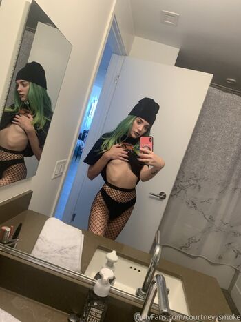 CourtneySmoke Leaked Nude OnlyFans (Photo 31)