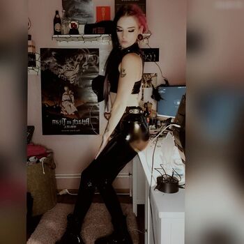 Crazy Badgirl Leaked Nude OnlyFans (Photo 6)