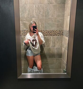 Crazycourtneyy Leaked Nude OnlyFans (Photo 22)