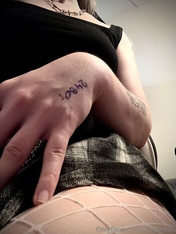 crazynees Leaked Nude OnlyFans (Photo 21)